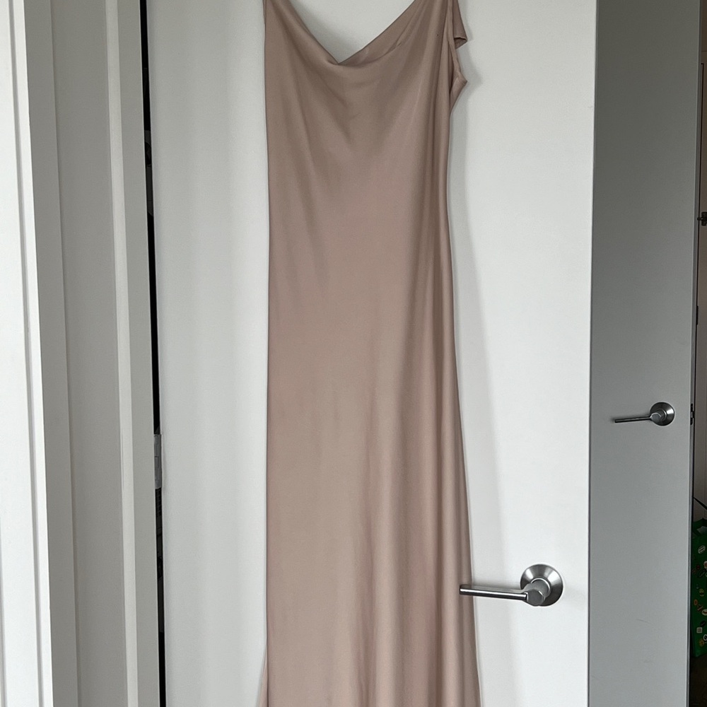 Elegant Beige Sleeveless Dress
